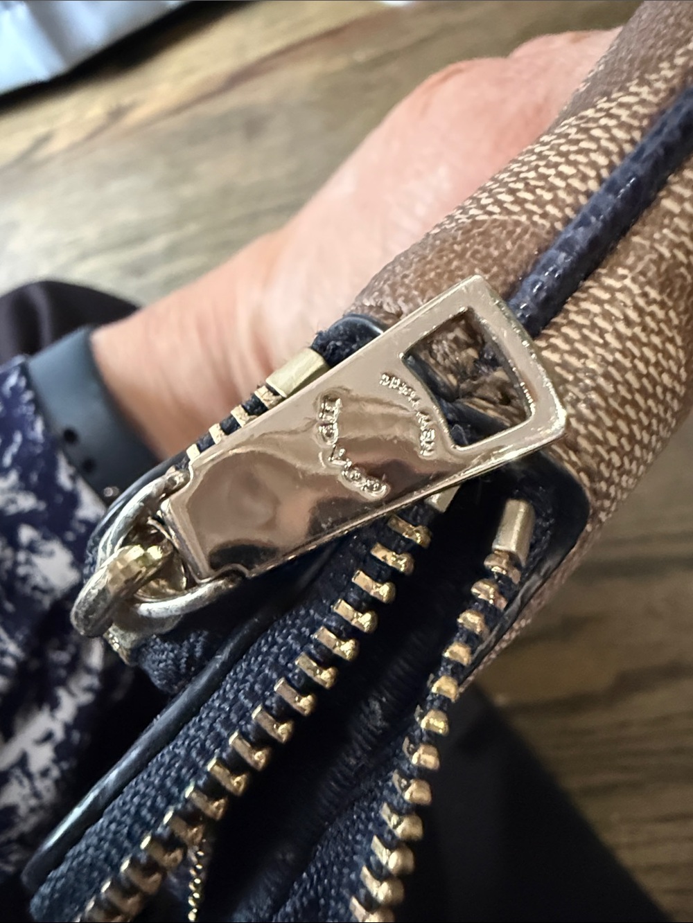 Coach NWOT double zip Tan Signature Canvas Wristlet with Navy Leather Trim - Picture 11 of 11